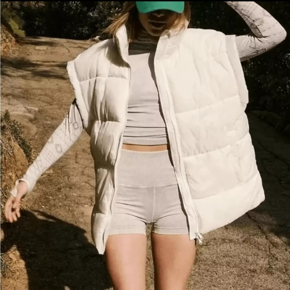 Free People FP Movement In A Bubble Puffer Vest in White NWOT Size M
